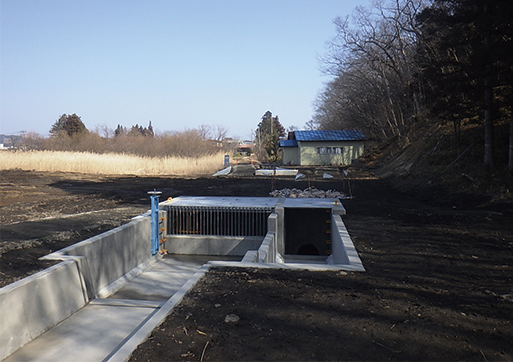 二級河川小屋畑川筋長内地区伏せ越し用水路工事
